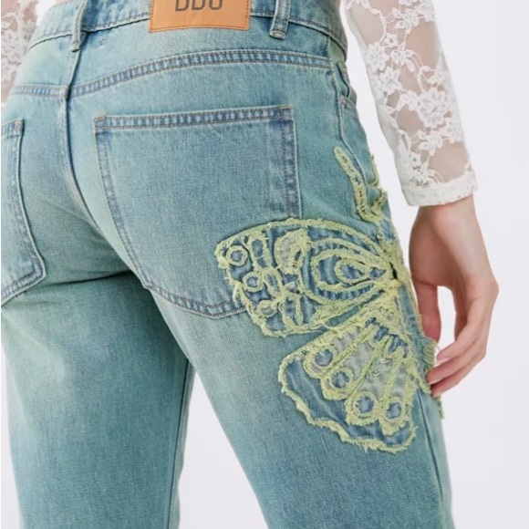 BDG Low Rise Flare Jeans. New with tags size 31. - Picture 2 of 5